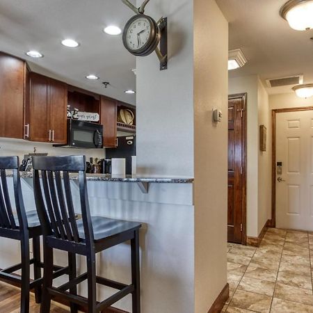 Gorgeous 2Bd 2Bth Condo With Mountain Views Pool Hot Tub Game Room Close To Parkway Pigeon Forge Eksteriør billede