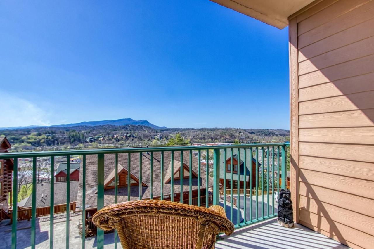 Gorgeous 2Bd 2Bth Condo With Mountain Views Pool Hot Tub Game Room Close To Parkway Pigeon Forge Eksteriør billede