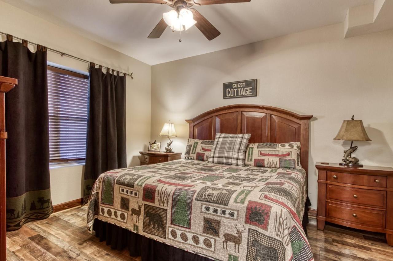 Gorgeous 2Bd 2Bth Condo With Mountain Views Pool Hot Tub Game Room Close To Parkway Pigeon Forge Eksteriør billede